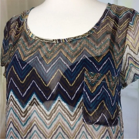 Blu Pepper Sheer Chevron Short
Sleeved Blouse M - Picture 2 of 5